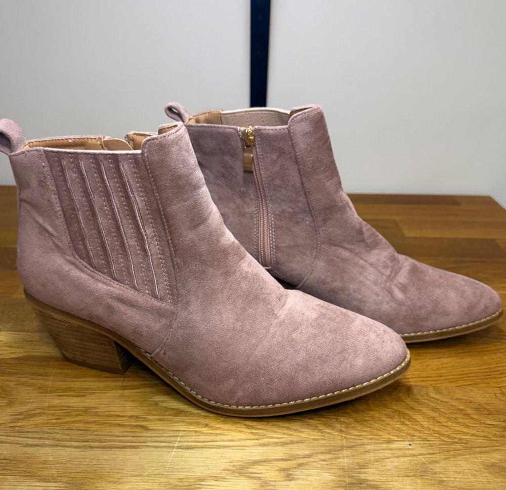 Corky's Boutique Potion Blush Booties Women's 10 Faux Suede Shoes Boots